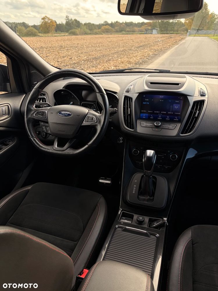 Ford Kuga 2.0 TDCi AWD ST-Line - 24
