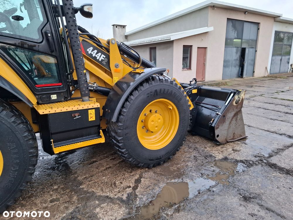 Caterpillar 444F2 - 14
