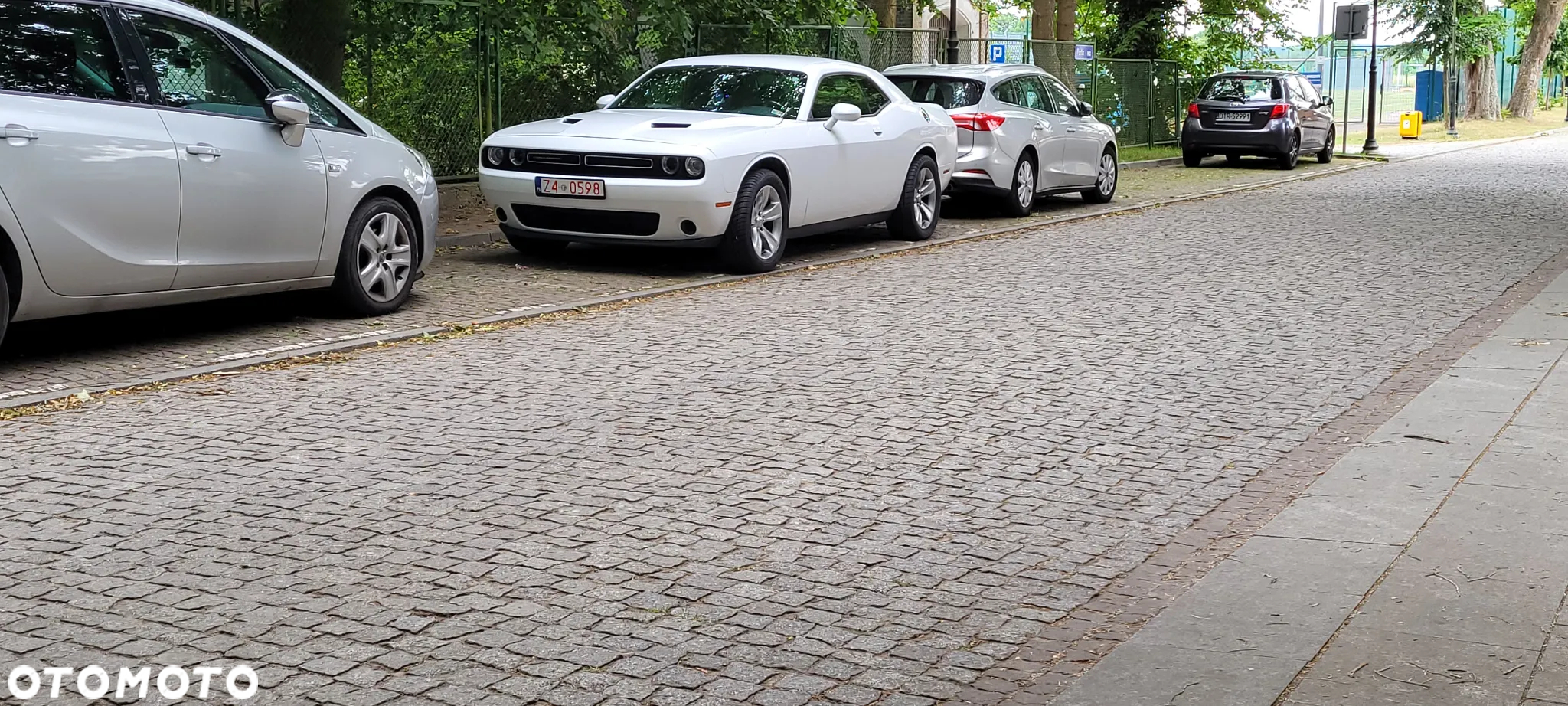 Dodge Challenger - 8