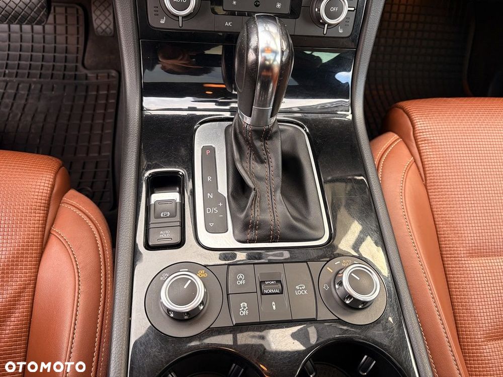 Volkswagen Touareg 3.0 V6 TDI BMT - 25