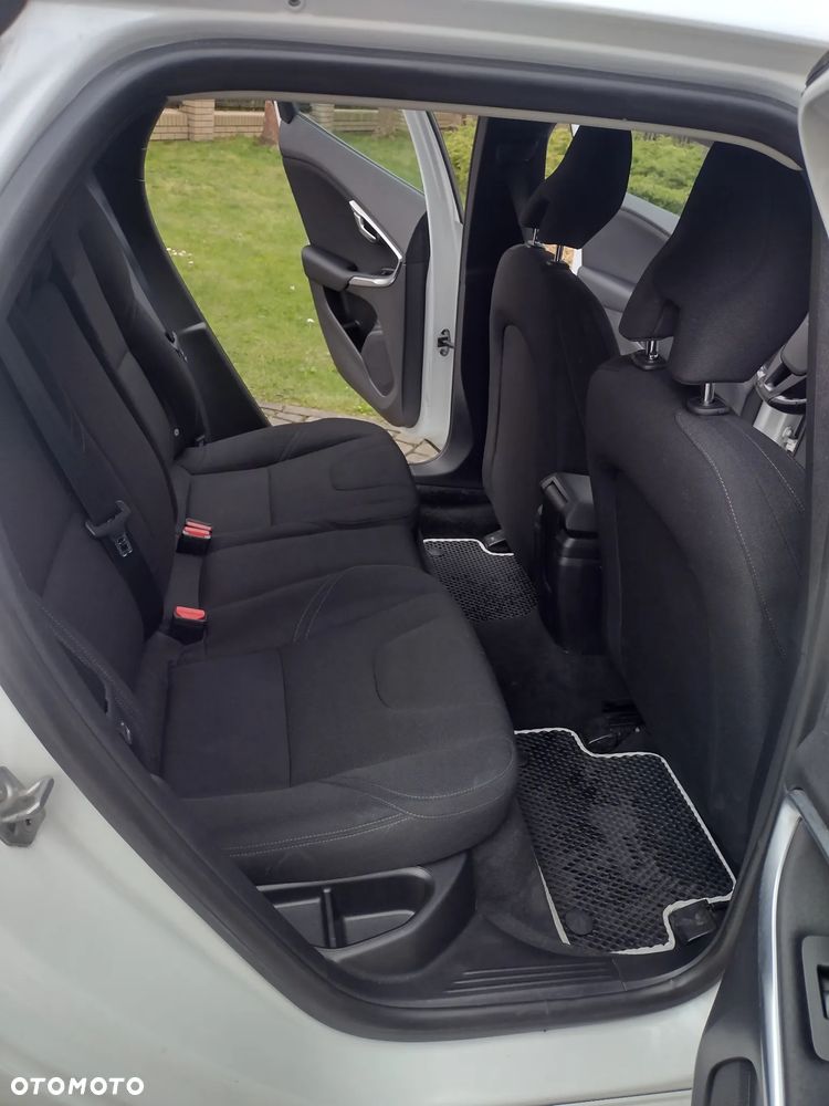 Volvo V40 T3 Momentum - 12