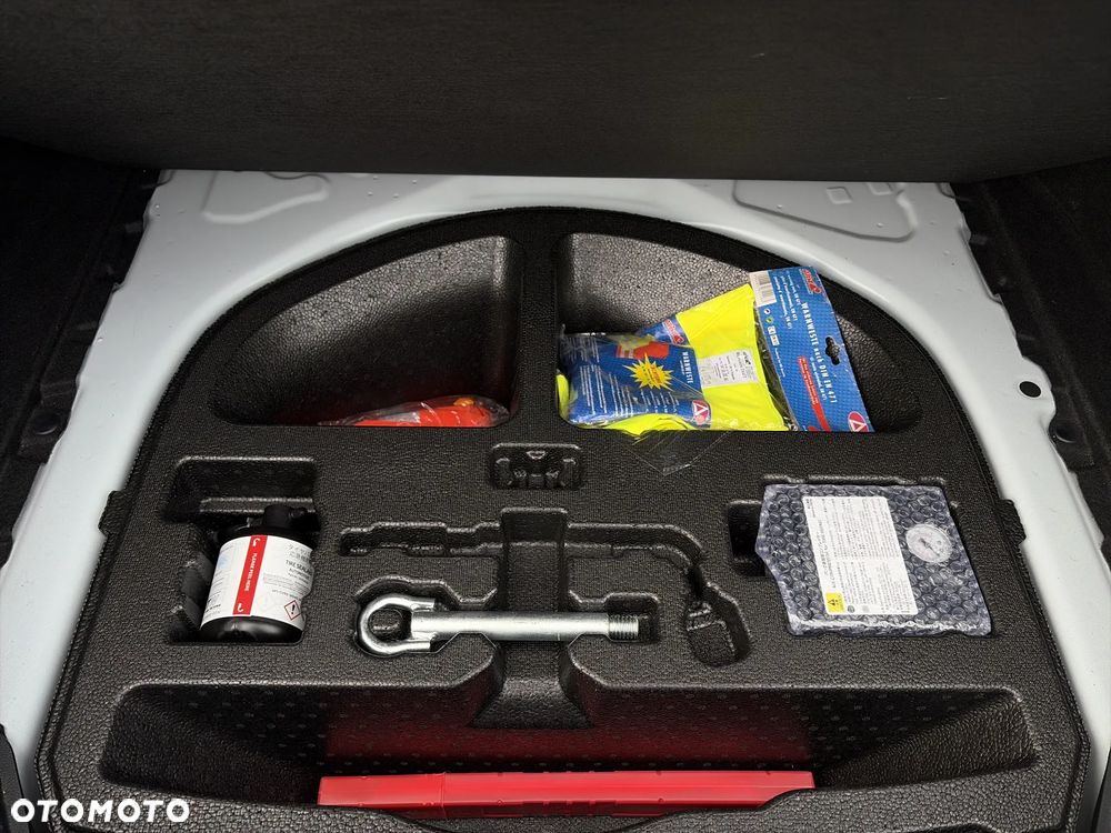 Toyota Corolla 1.8 Hybrid Comfort - 23