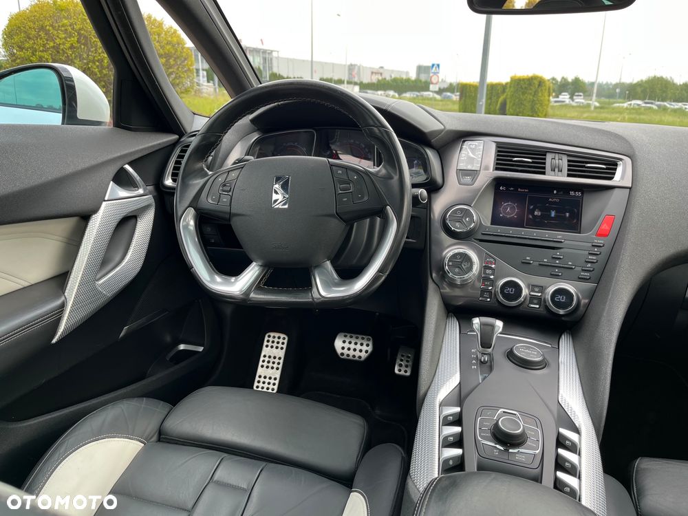 Citroën DS5 Hybrid4 EGS6 SportChic - 13
