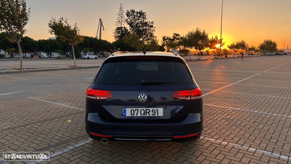 VW Passat Variant 2.0 TDI Highline - 11