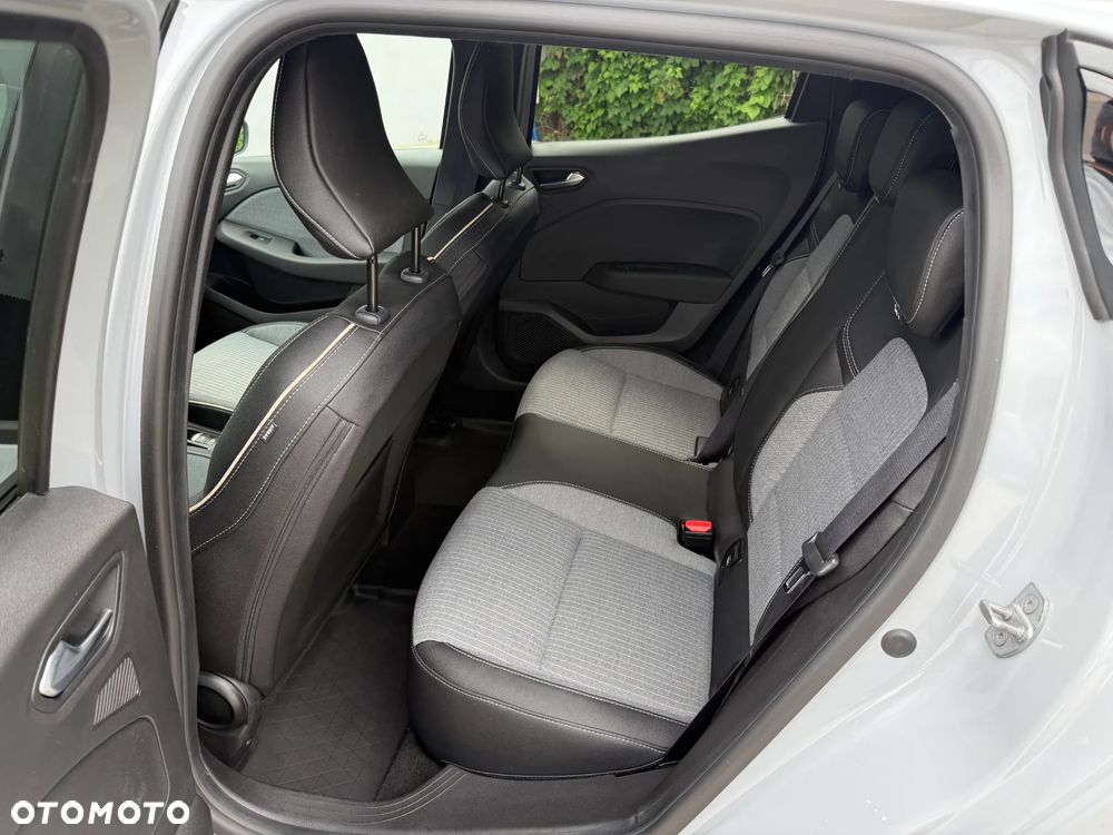 Renault Clio 1.0 TCe Techno - 9