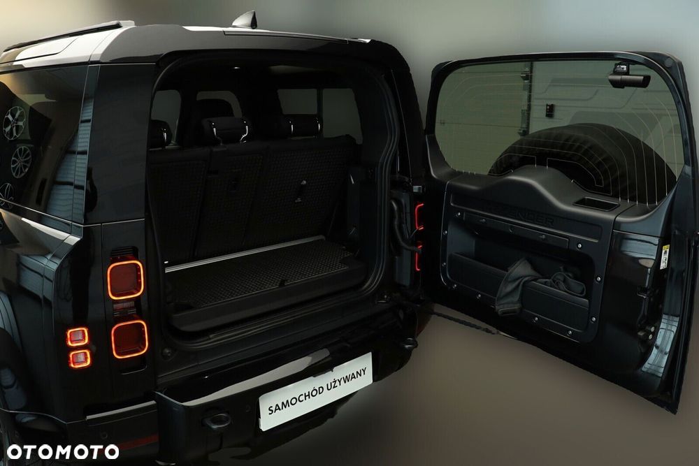 Land Rover Defender 2024