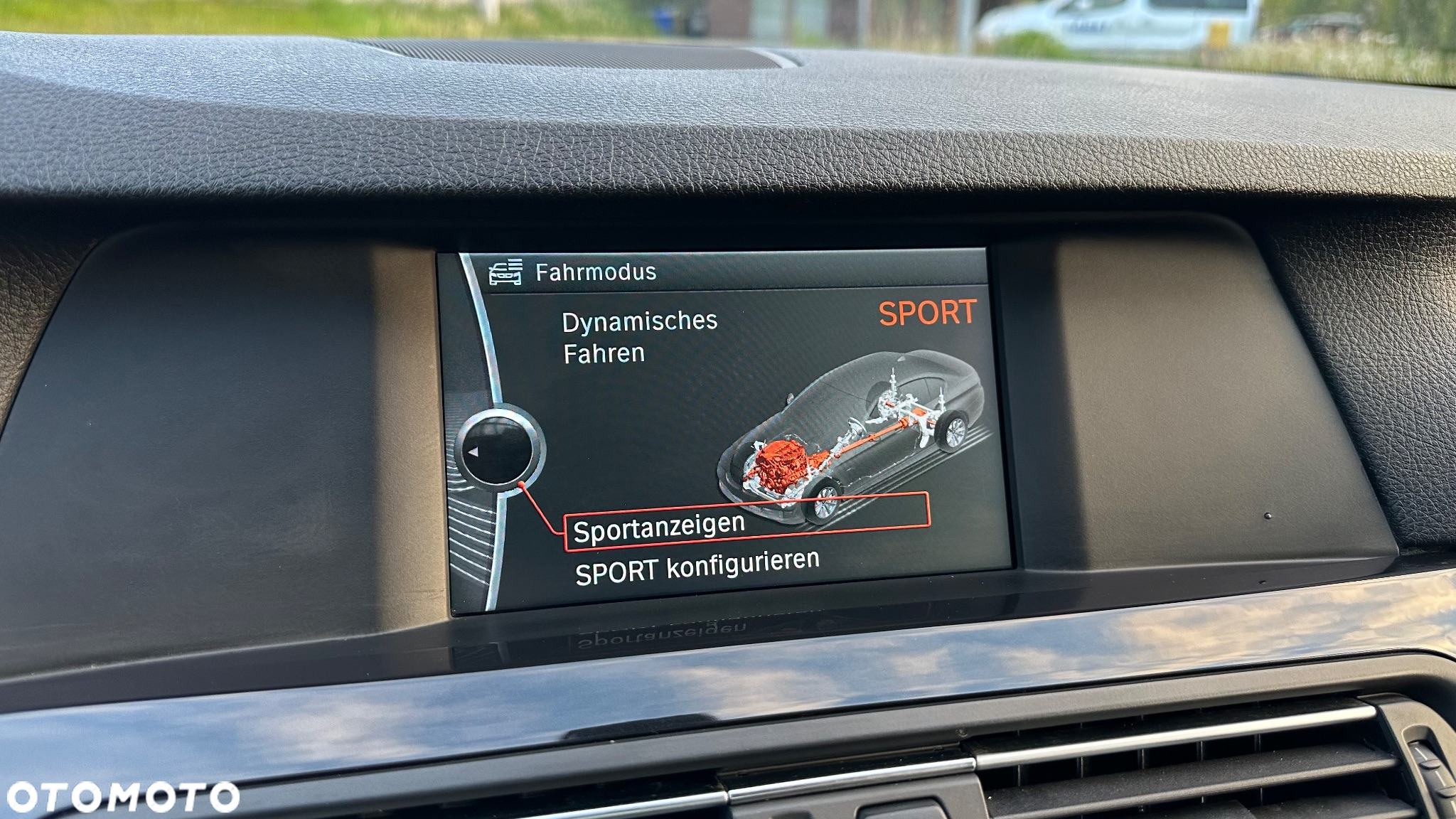 BMW Seria 5 523i Sport-Aut - 17