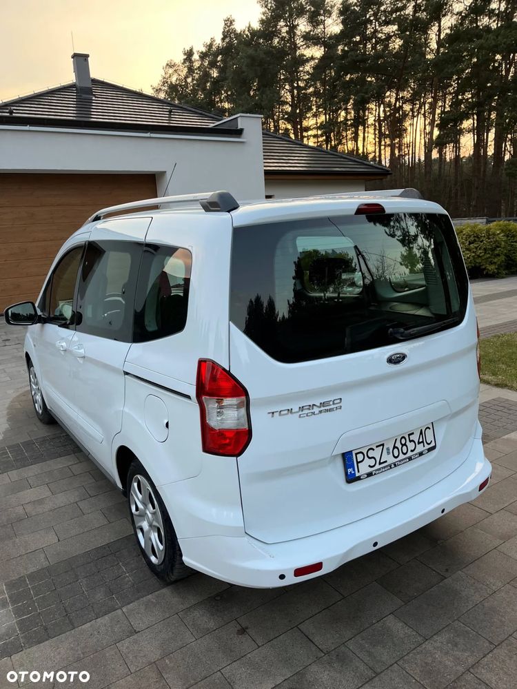 Ford Tourneo Courier 1.5 TDCi Trend - 28