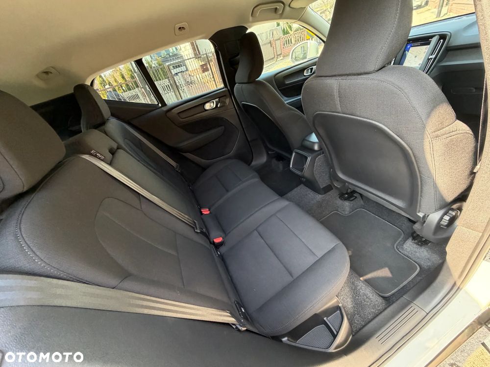 Volvo XC 40 T3 Momentum - 35