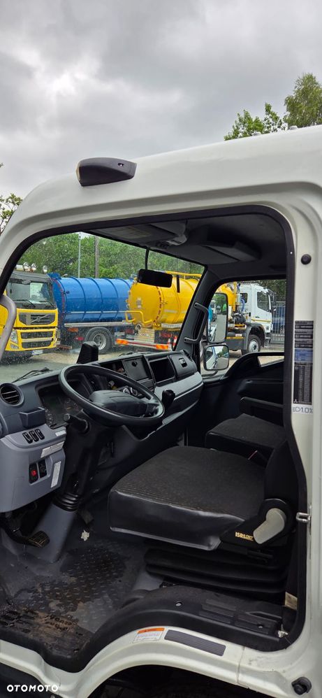 Mitsubishi Fuso - 9