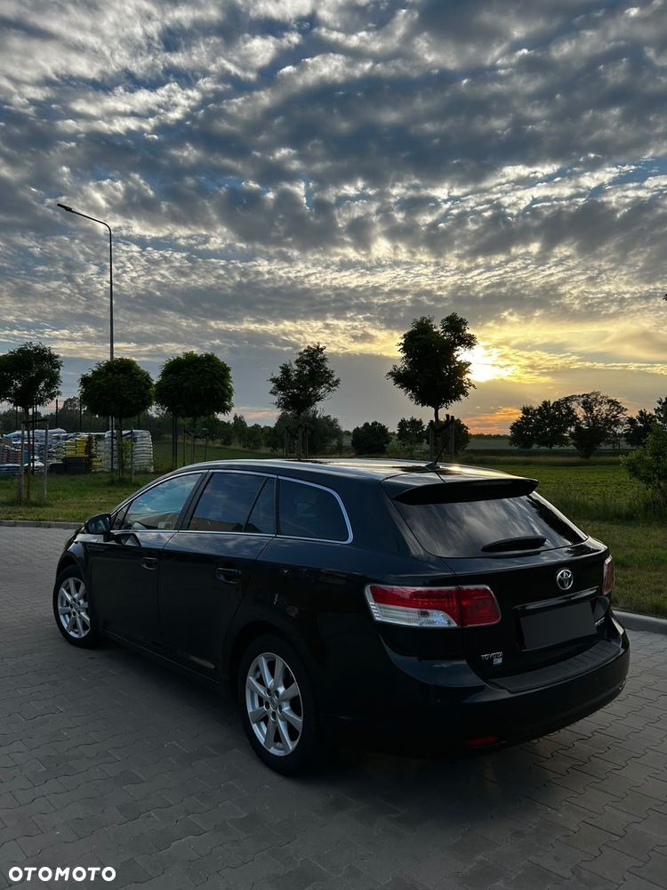 Toyota Avensis 2.0 Premium EU5 MS - 18