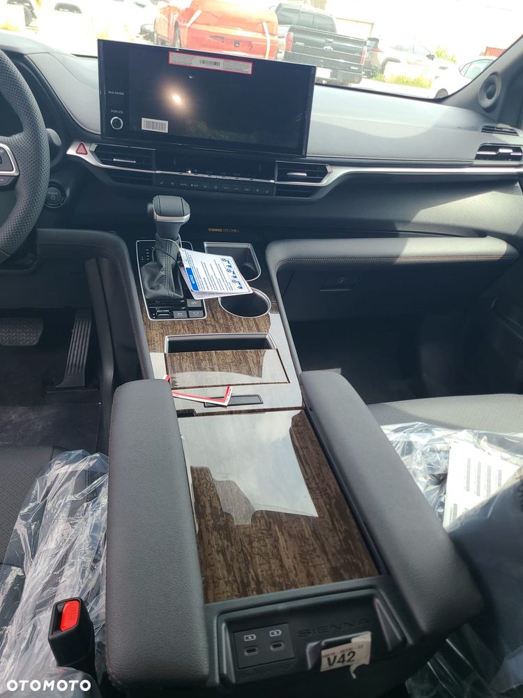 Toyota Sienna - 21