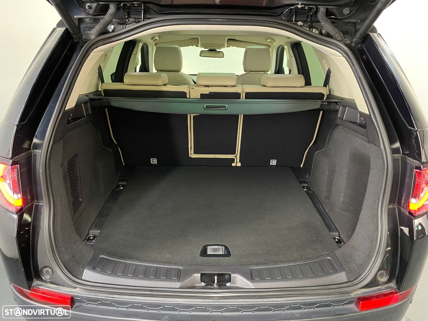 Land Rover Discovery Sport - 21