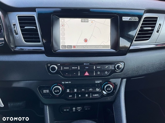 Kia Niro 1.6 GDI Hybrid L Business Line - 30
