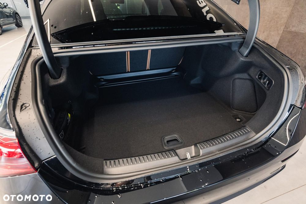 Mercedes-Benz Klasa E 200 d mHEV Avantgarde 9G-Tronic - 36