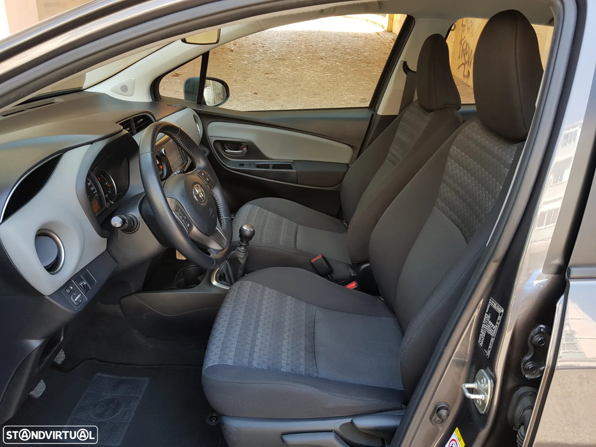 Toyota Yaris 1.4 D-4D Comfort+P.Style - 26