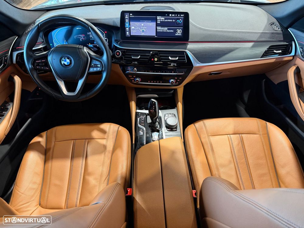 BMW 530 e Line Luxury — fotografia 31