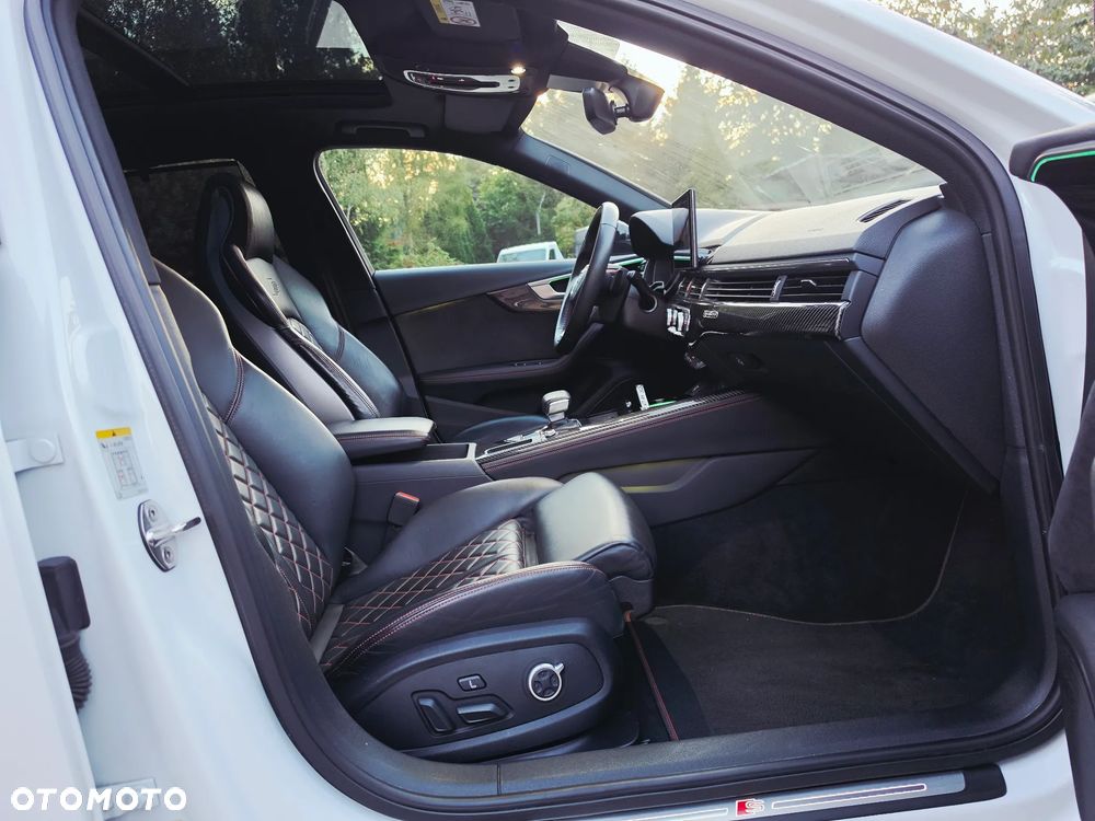 Audi A4 Avant 45 TFSI quattro S tronic S line - 25