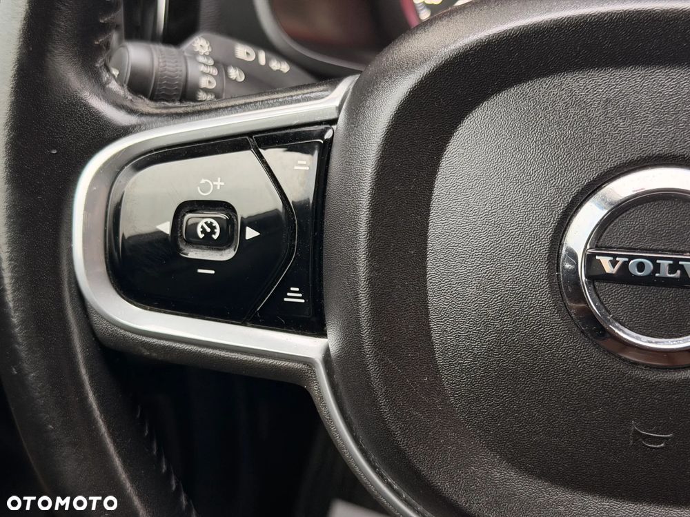 Volvo XC 60 D4 AWD Geartronic RDesign - 14