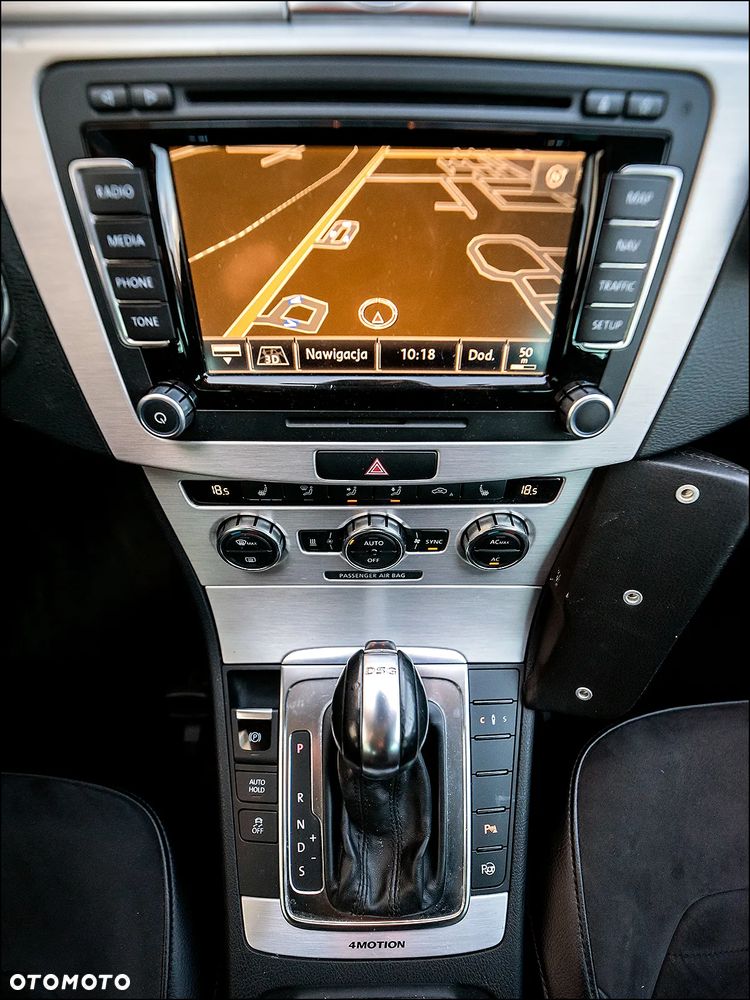 Volkswagen Passat - 25