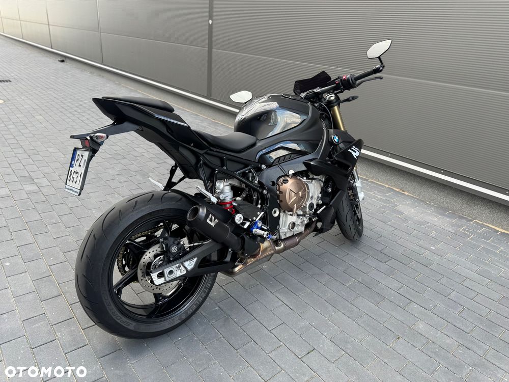 BMW S - 9