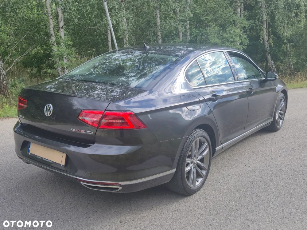 Volkswagen Passat - 13