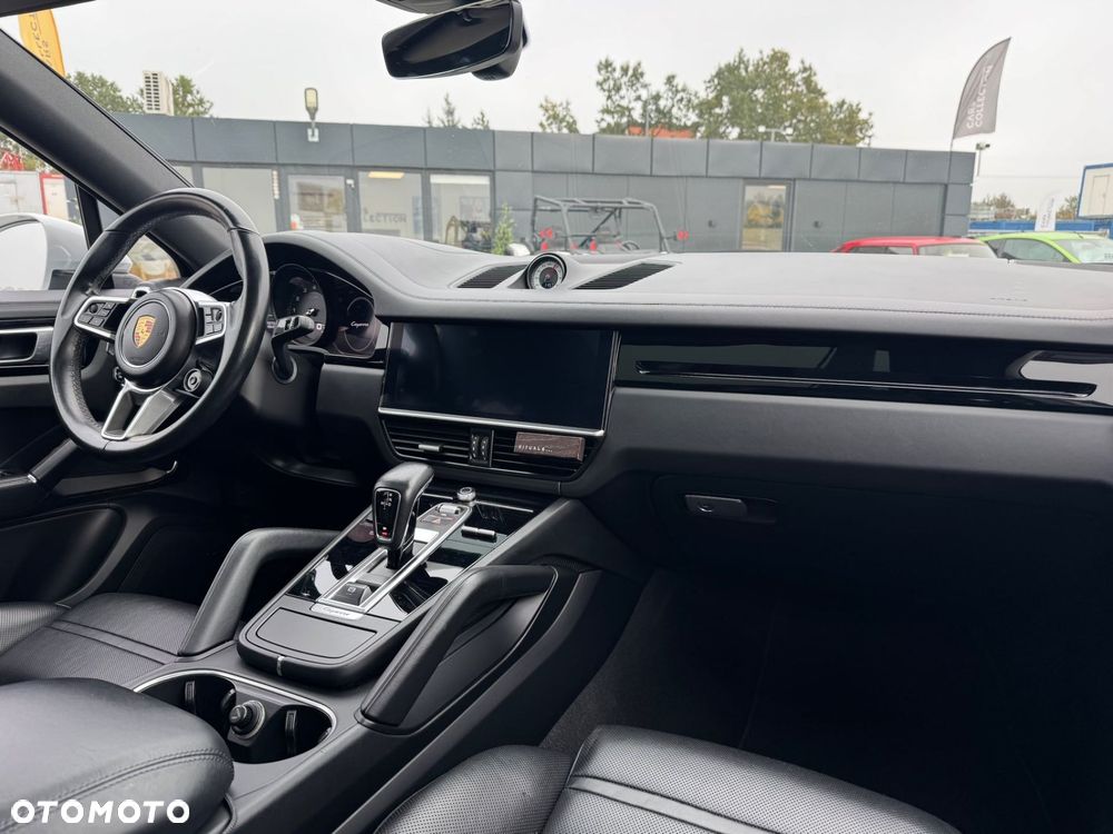 Porsche Cayenne - 24