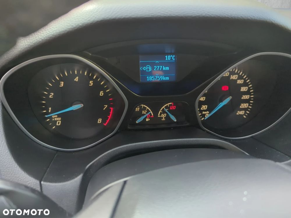 Ford Focus Turnier 1.0 EcoBoost Start-Stopp-System Champions Edition - 11