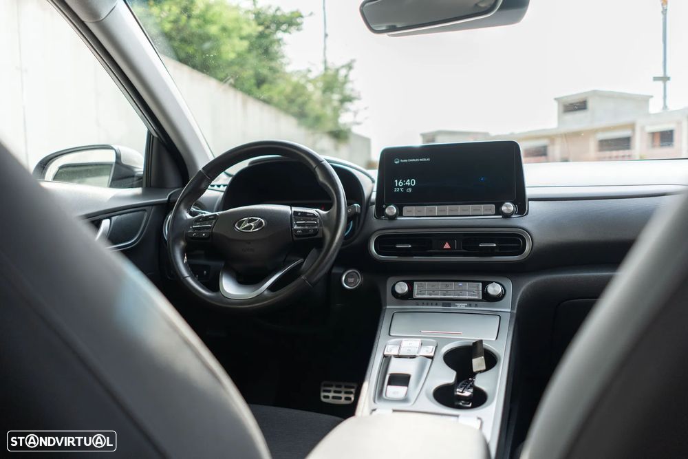 Hyundai Kauai EV 64 kWh Premium - 17