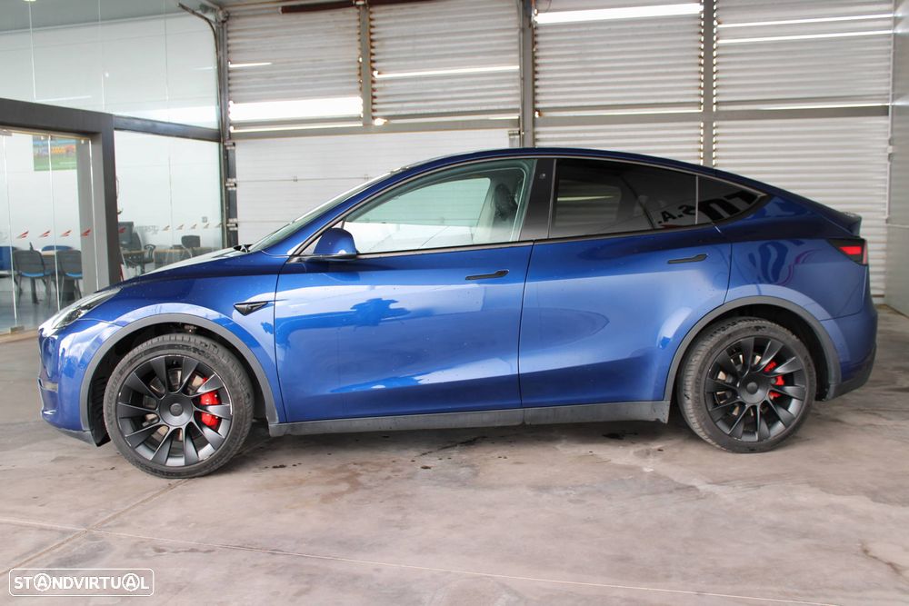 Tesla Model Y Long Range Dual Motor AWD - 4