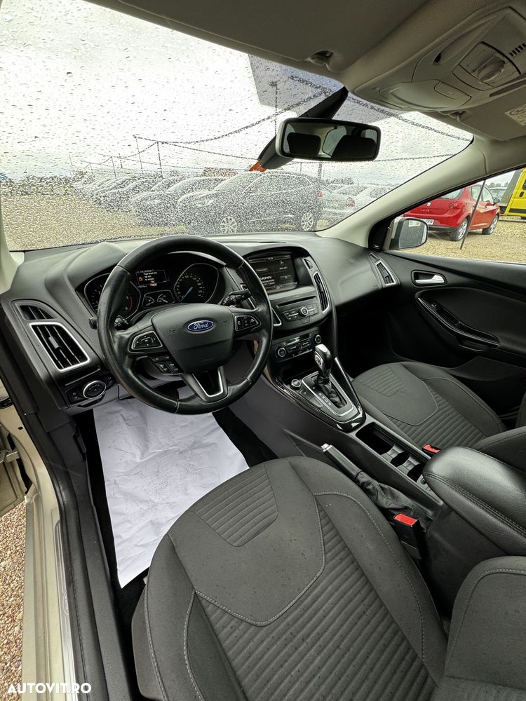 Ford Focus - 8
