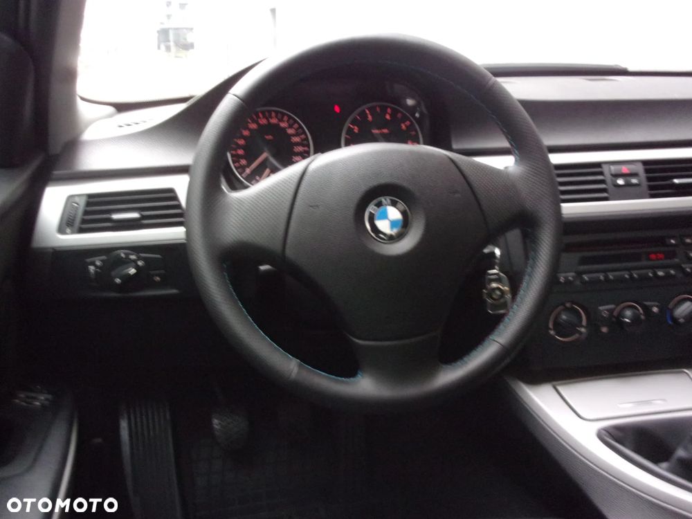 BMW Seria 3 - 25