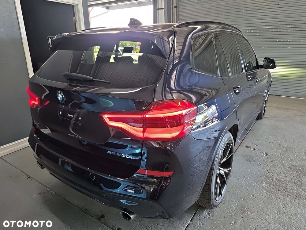 BMW X3 xDrive30i Luxury Line - 4