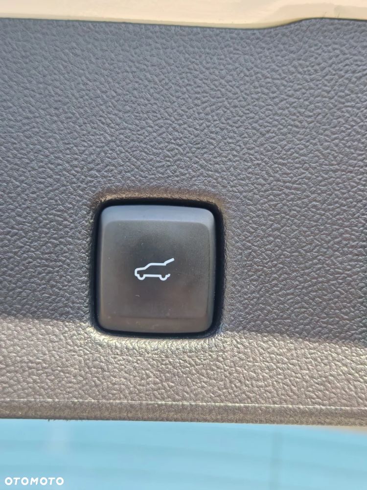 Ford Kuga 2.5 FHEV AWD Titanium X - 17