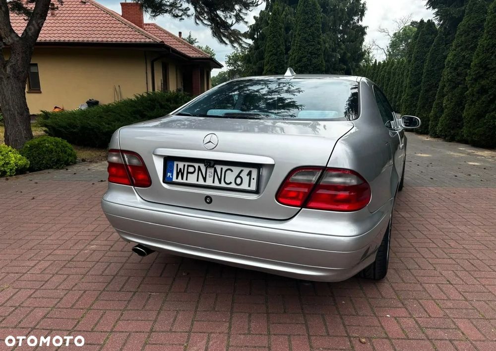 Mercedes-Benz CLK - 10