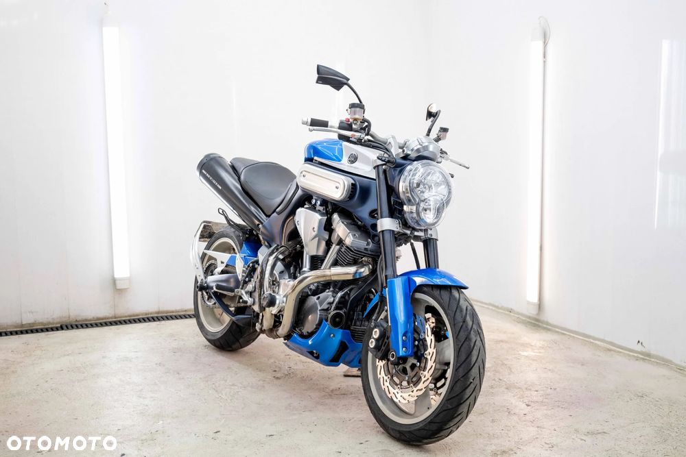 Yamaha MT - 4