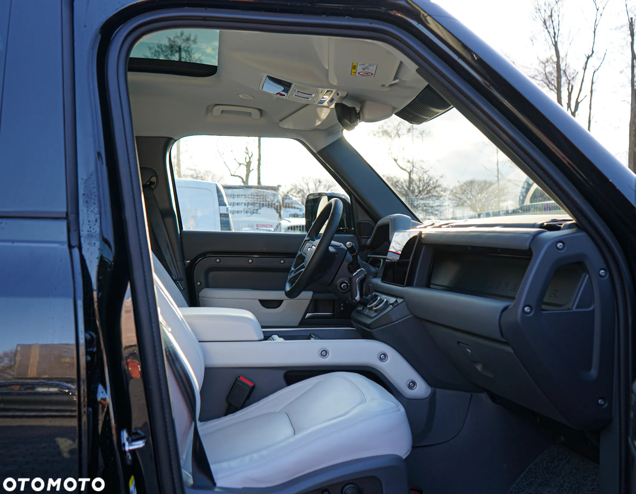 Land Rover Defender - 11