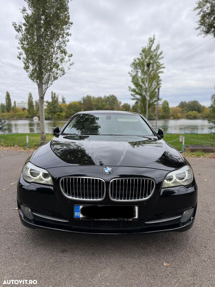 BMW Seria 5 525d xDrive - 11