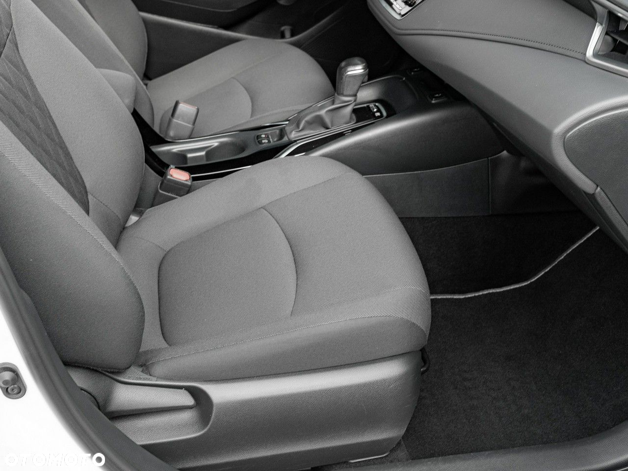 Toyota Corolla 1.8 Hybrid GPF Comfort - 33