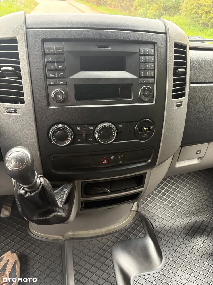 Mercedes-Benz Sprinter - 19