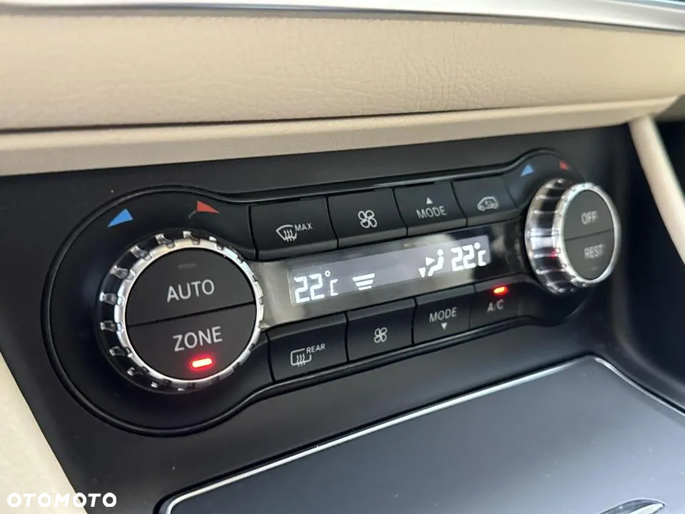 Mercedes-Benz GLA 200 7G-DCT - 18
