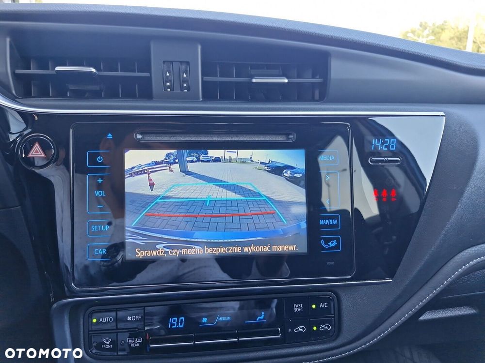 Toyota Auris 1.6 Premium Comfort - 16