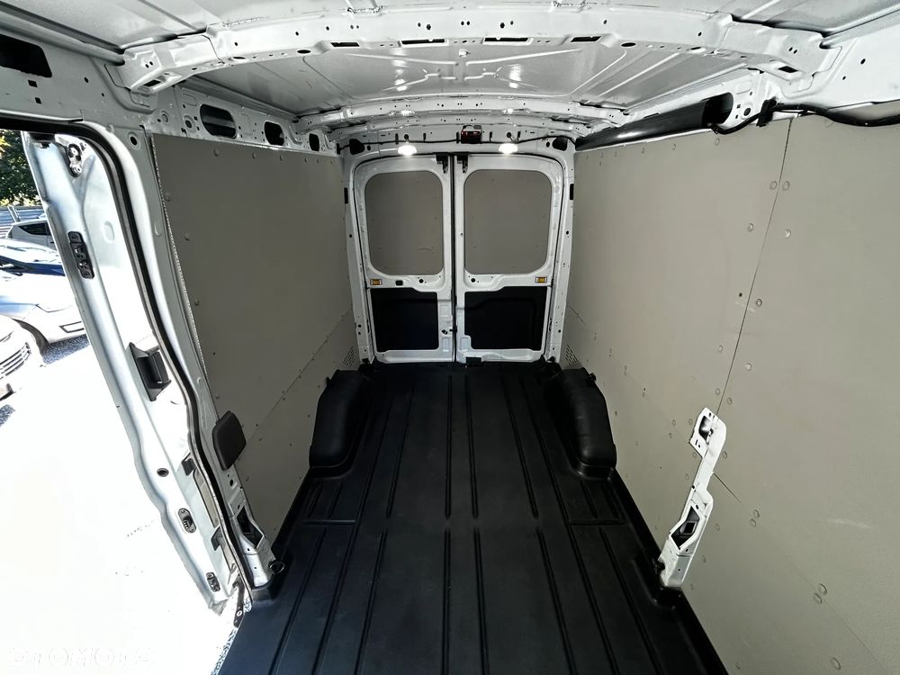 Ford Transit - 15