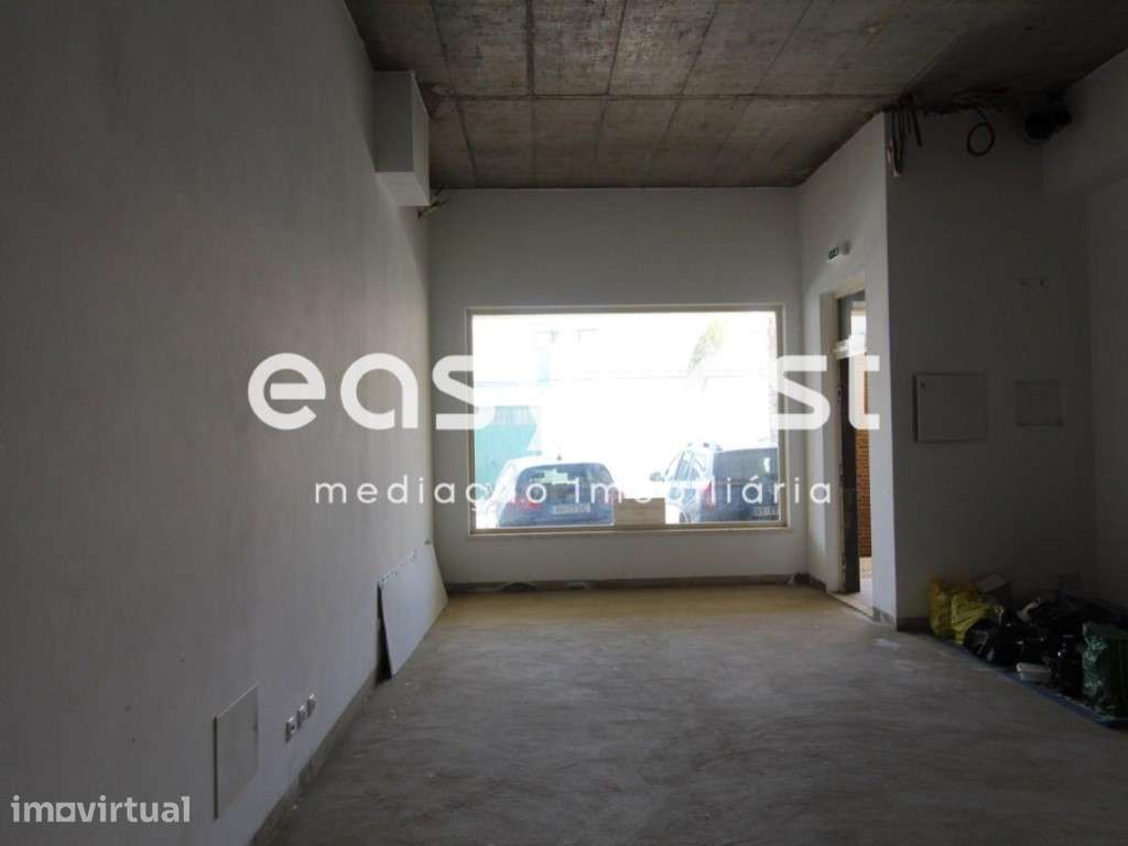 Loja para espaço comercial em Ferragudo com área total de 92 m2 - Grande imagem: 2/12