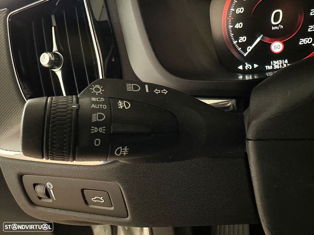Volvo XC 60 2.0 D4 R-Design Geartronic - 19