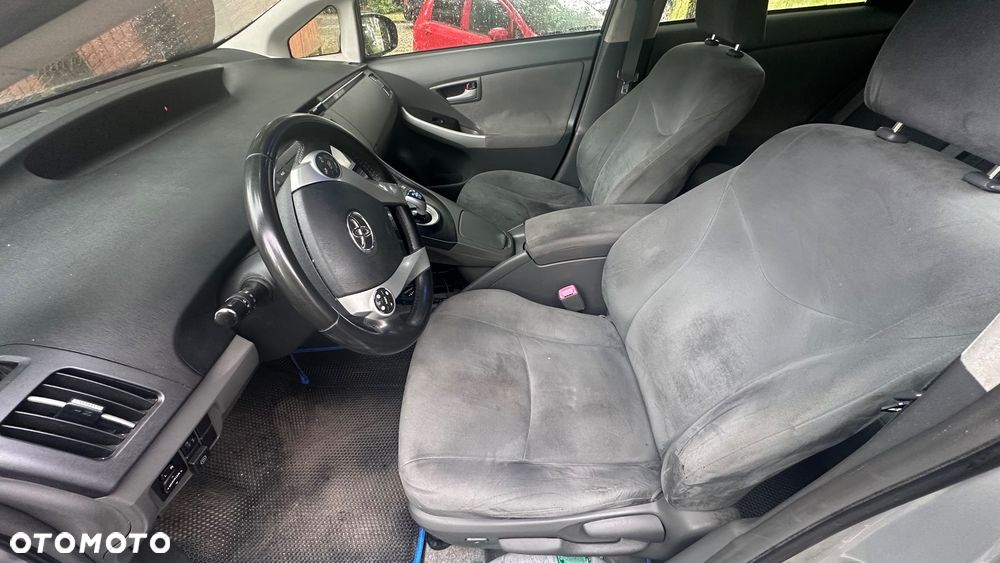 Toyota Prius - 13