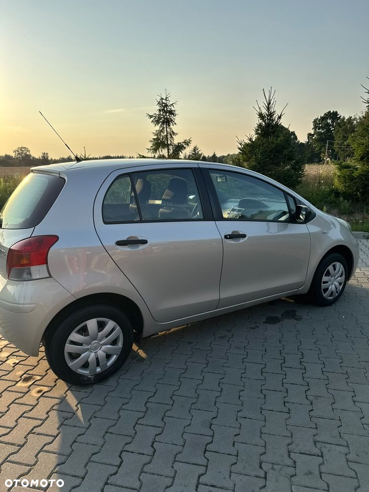 Toyota Yaris 1.0 Luna A/C - 3
