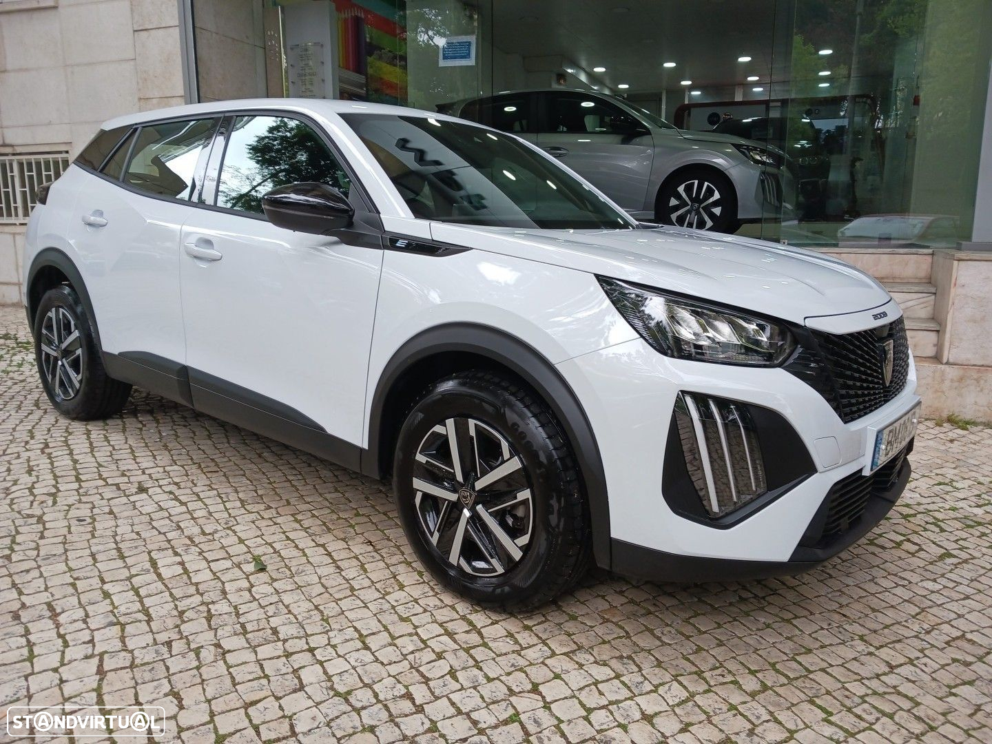 Peugeot e-2008 54 kWh Active - 4