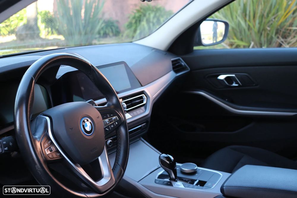 BMW 330 e xDrive Aut. Sport Line - 12