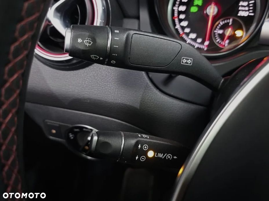 Mercedes-Benz CLA 220 7G-DCT AMG Line - 9